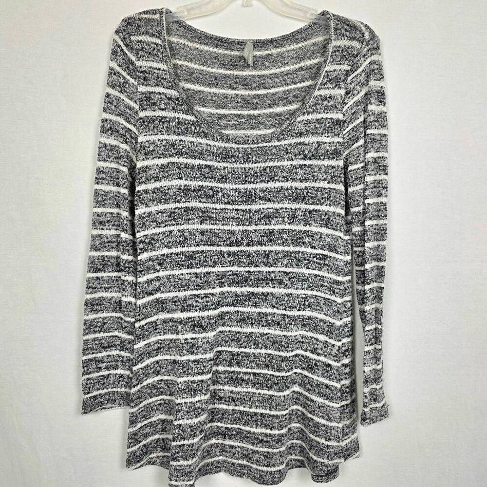 Vanity M Gray White Striped Soft Knit Long Sleeve Top